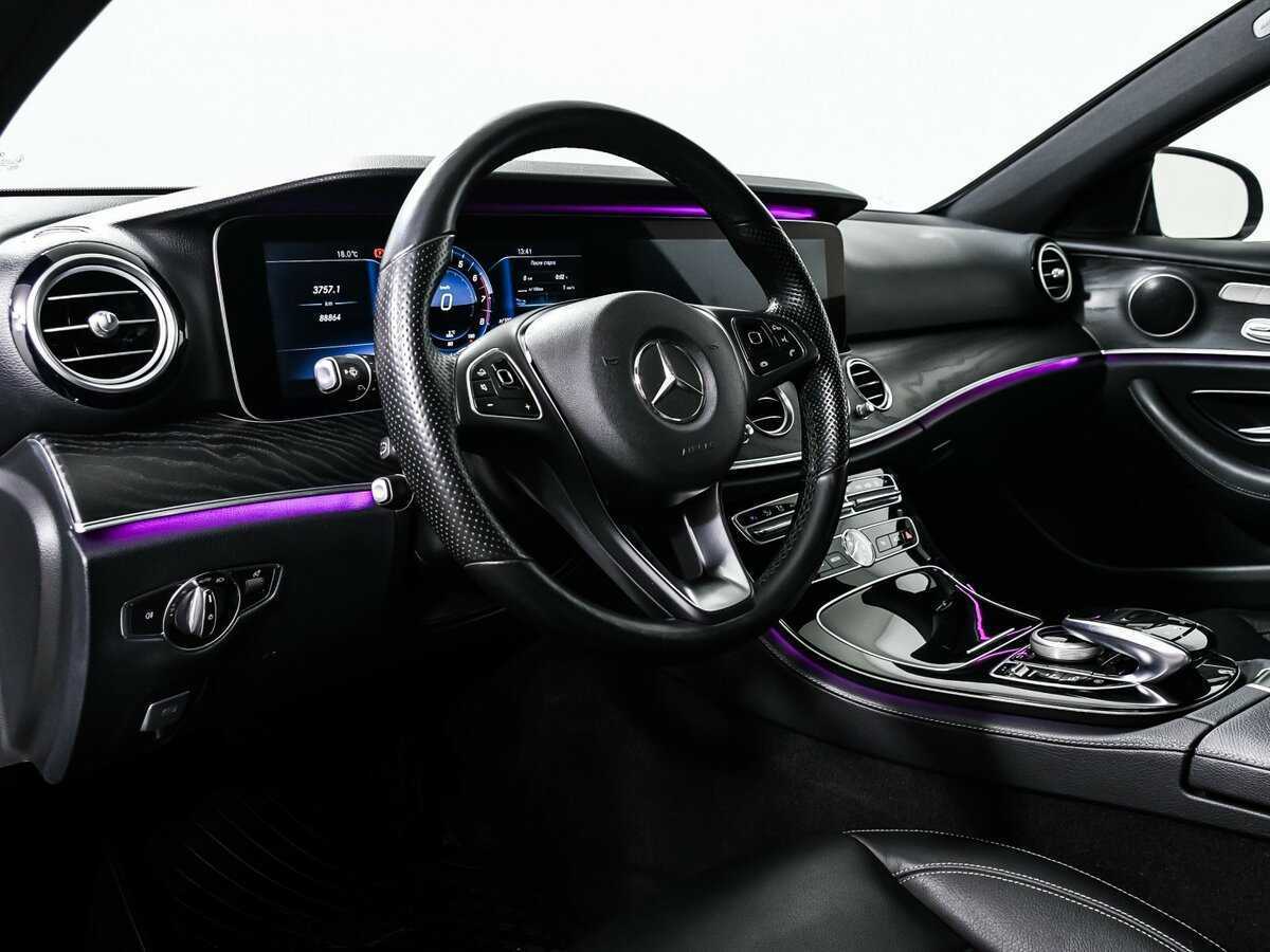 Б/У Мерседес-Бенц Е-Класс 2017 года. Фото: #12