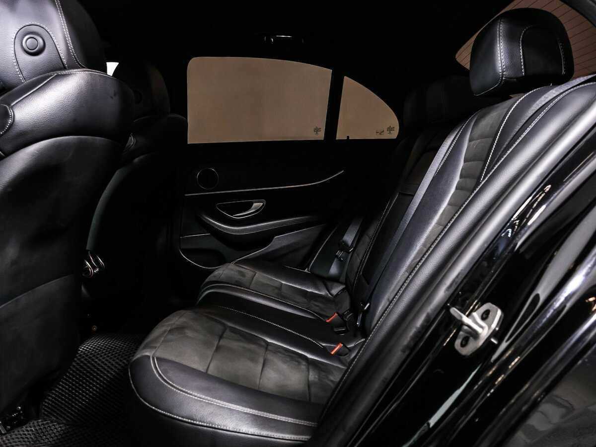 Б/У Мерседес-Бенц Е-Класс 2020 года. Фото: #12