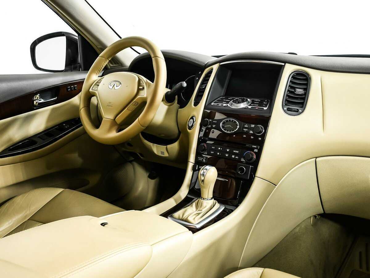 Б/У Инфинити ЕИкс 2008 года. Фото: #8