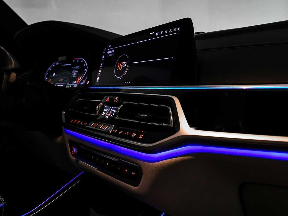 Б/У БМВ Икс7 2019 года. Фото: #21