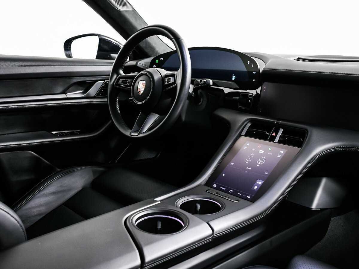 Б/У Порш Taycan 2020 года. Фото: #8