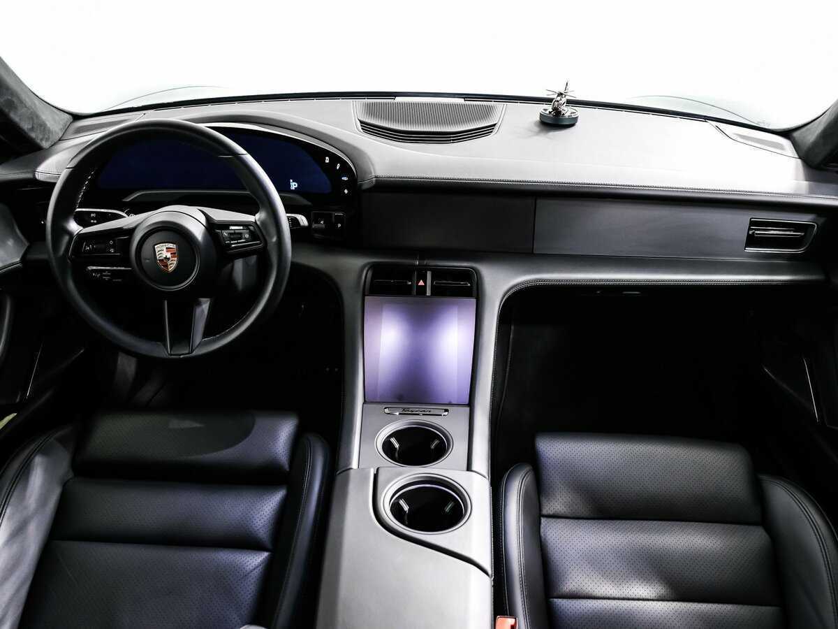 Б/У Порш Taycan 2020 года. Фото: #10