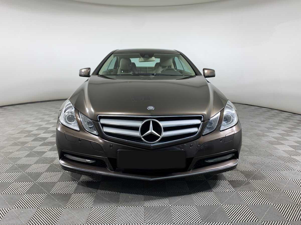 Б/У Мерседес-Бенц Е-Класс 2012 года. Фото: #1