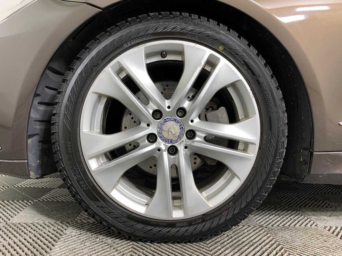 Б/У Мерседес-Бенц Е-Класс 2012 года. Фото: #8