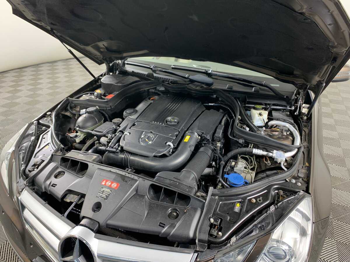 Б/У Мерседес-Бенц Е-Класс 2012 года. Фото: #10