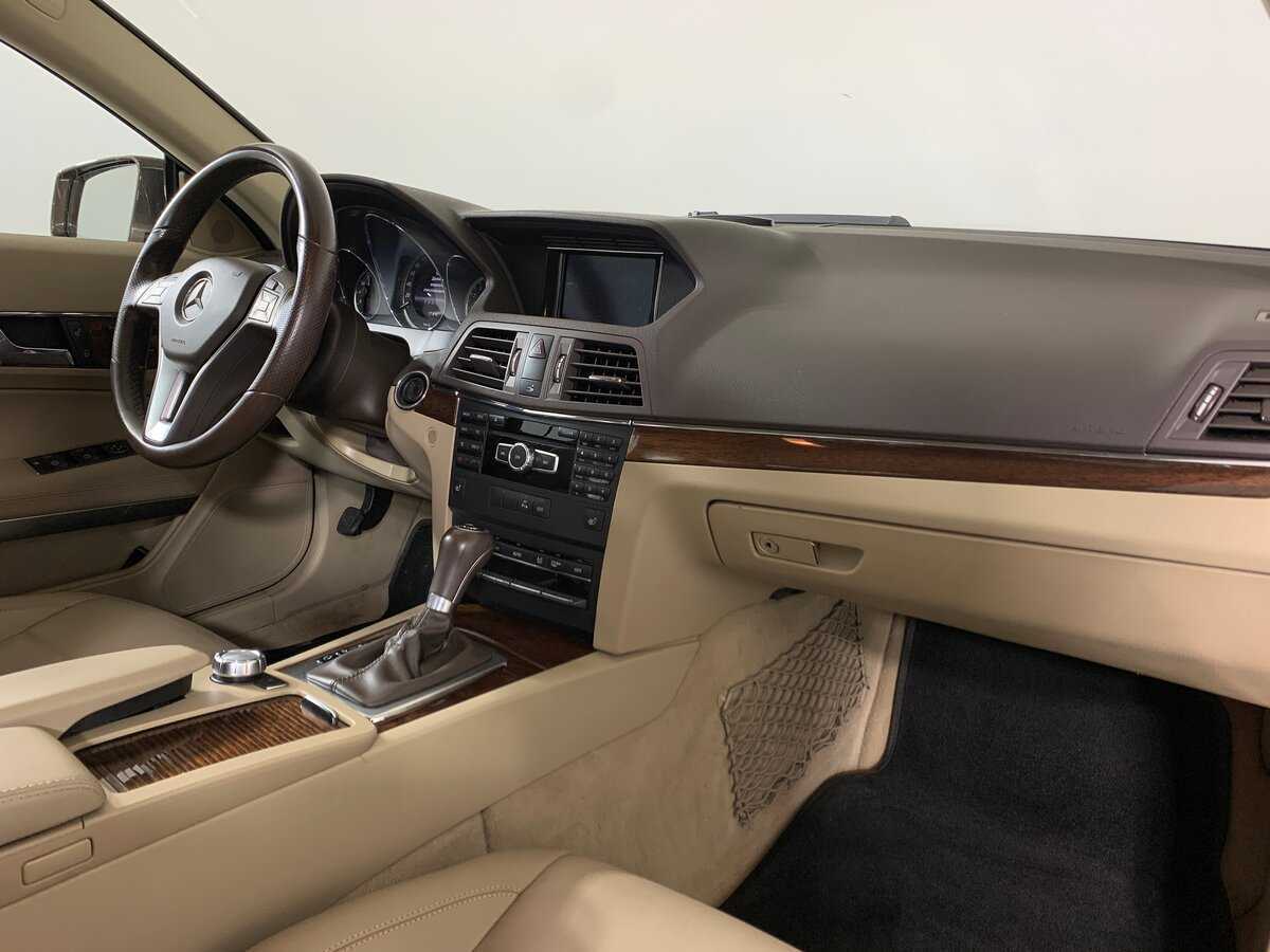 Б/У Мерседес-Бенц Е-Класс 2012 года. Фото: #13