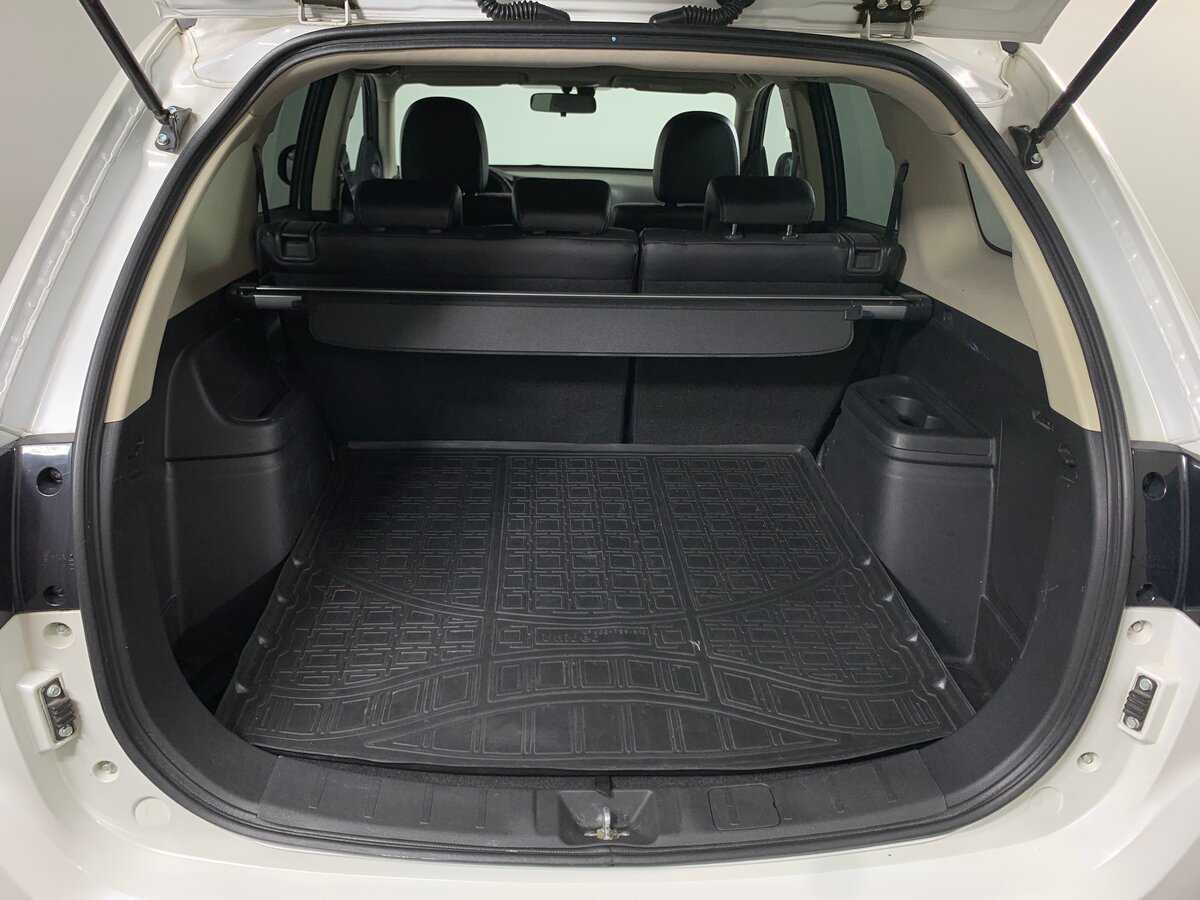 Б/У Митсубиши Оутлэндер 2016 года. Фото: #19