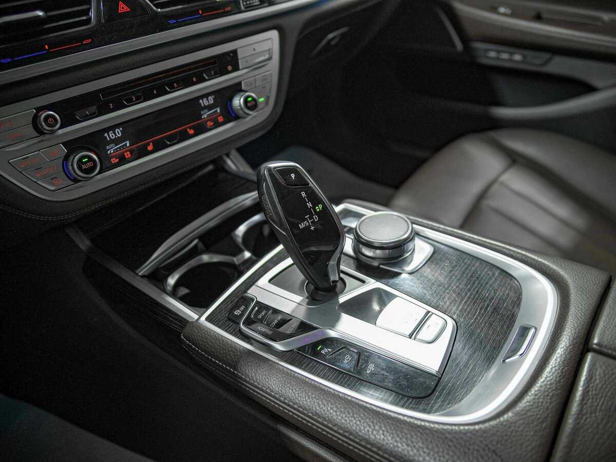 Б/У БМВ 7 серии 2018 года. Фото: #10