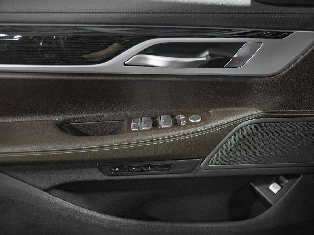 Б/У БМВ 7 серии 2018 года. Фото: #11