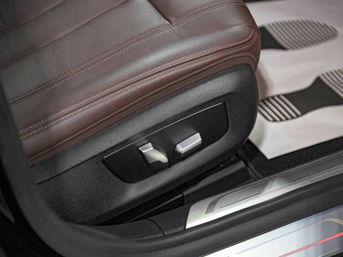 Б/У БМВ 7 серии 2018 года. Фото: #19