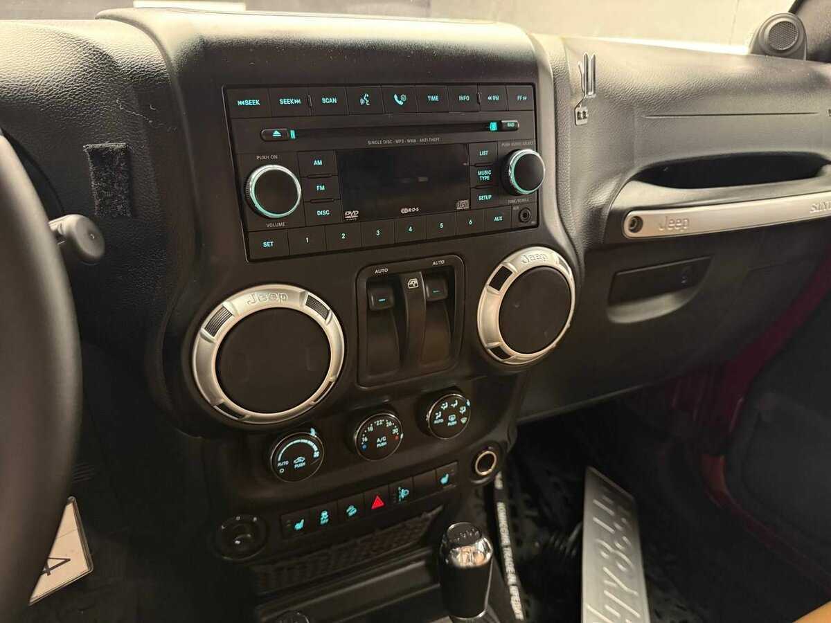 Б/У Джип Вранглер 2011 года. Фото: #7