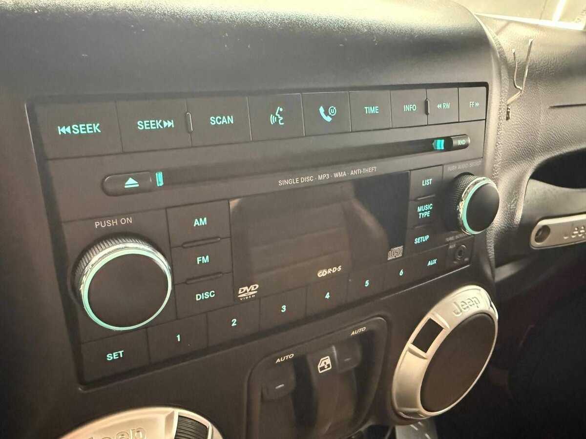 Б/У Джип Вранглер 2011 года. Фото: #8