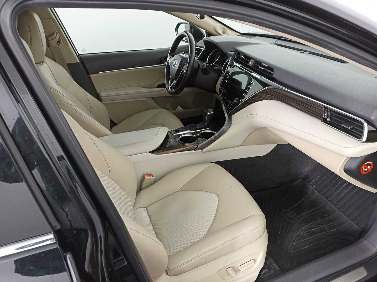 Б/У Тойота Камри 2020 года. Фото: #10