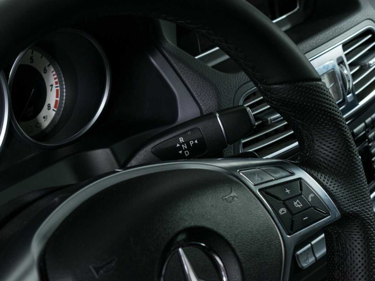 Б/У Мерседес-Бенц Е-Класс 2014 года. Фото: #12