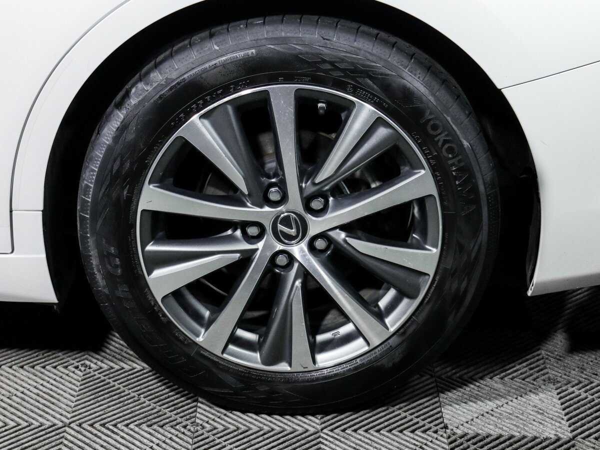 Б/У Лексус ЕС 2019 года. Фото: #11