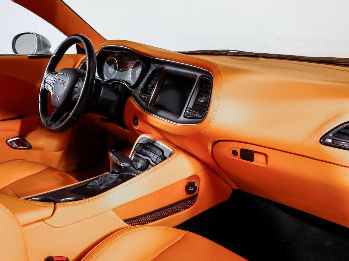 Б/У Додж Челленджер 2022 года. Фото: #8