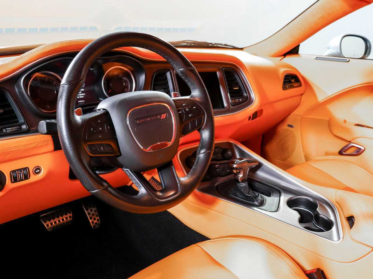 Б/У Додж Челленджер 2022 года. Фото: #13