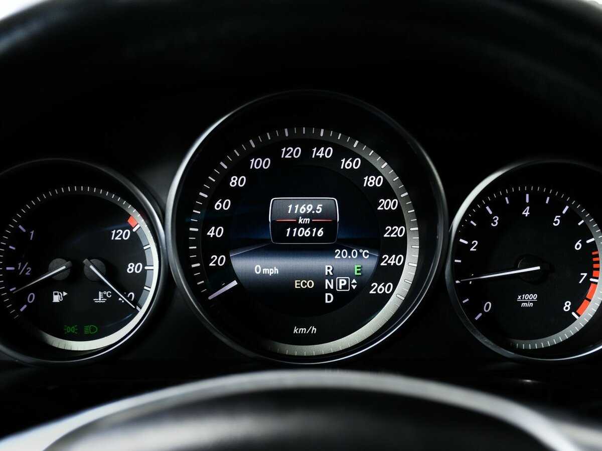 Б/У Мерседес-Бенц Е-Класс 2013 года. Фото: #7