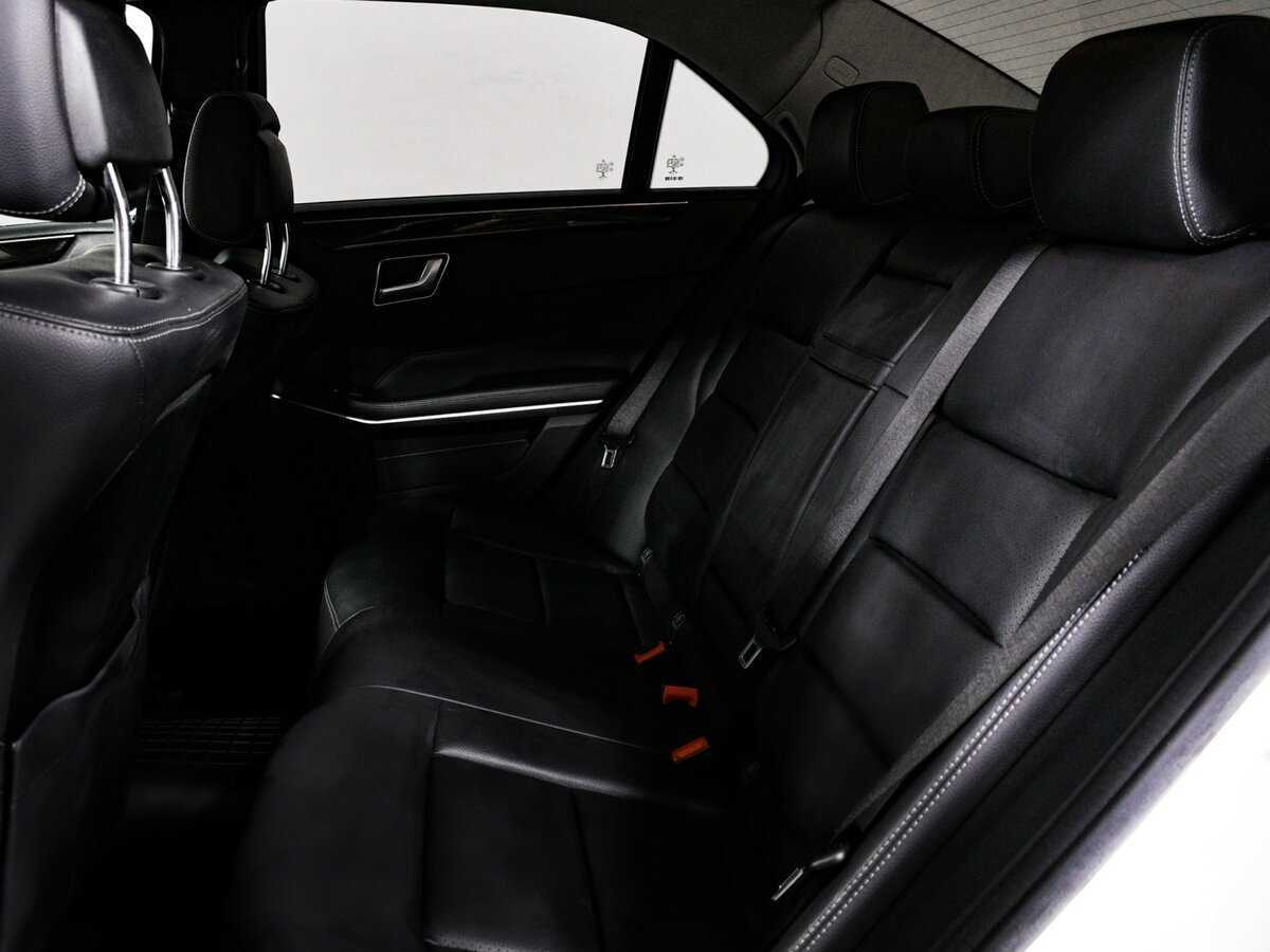 Б/У Мерседес-Бенц Е-Класс 2013 года. Фото: #10