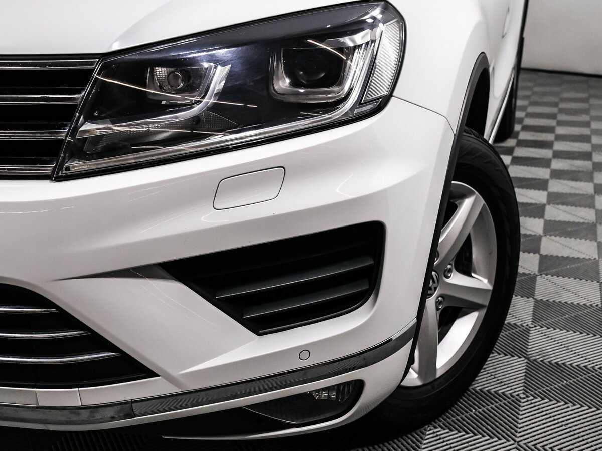 Б/У Фольксваген Туарег 2016 года. Фото: #14