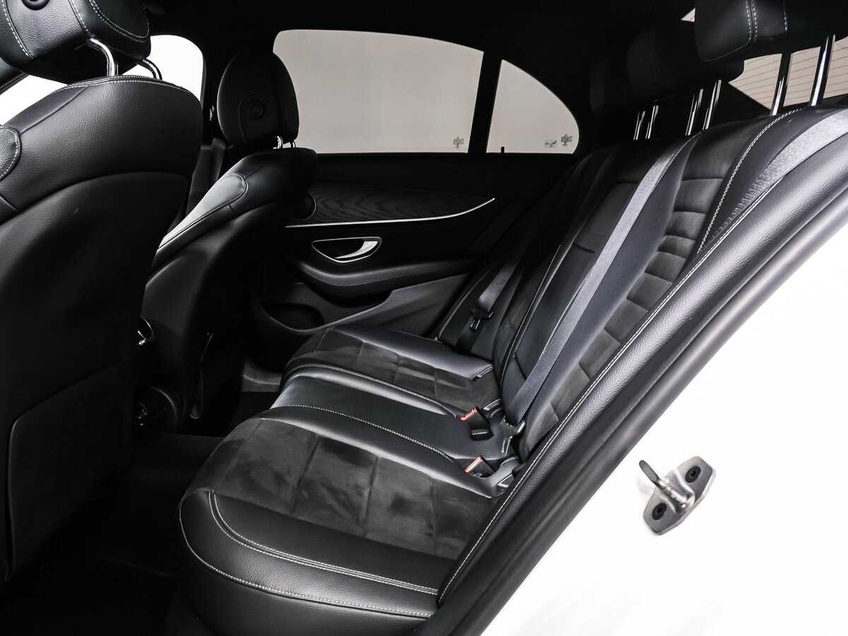 Б/У Мерседес-Бенц Е-Класс 2019 года. Фото: #12