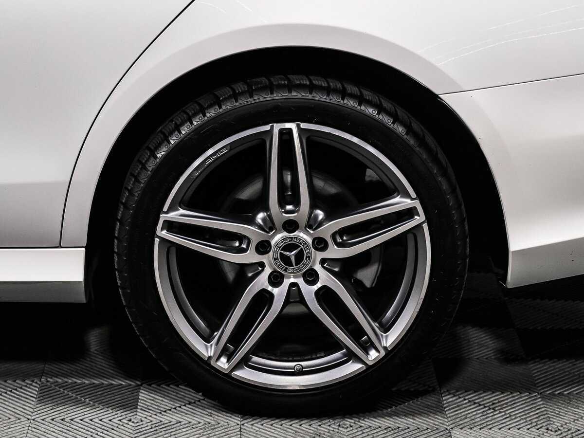 Б/У Мерседес-Бенц Е-Класс 2019 года. Фото: #14