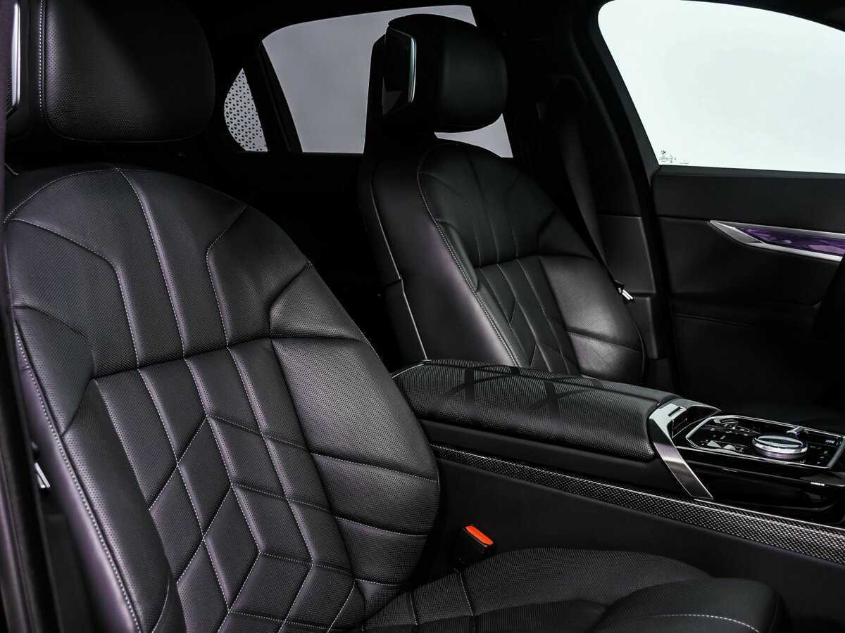 Б/У БМВ 7 серии 2023 года. Фото: #18