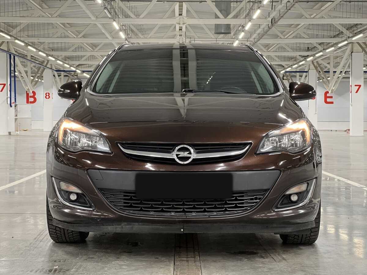Б/У Опель Астра 2013 года. Фото: #1