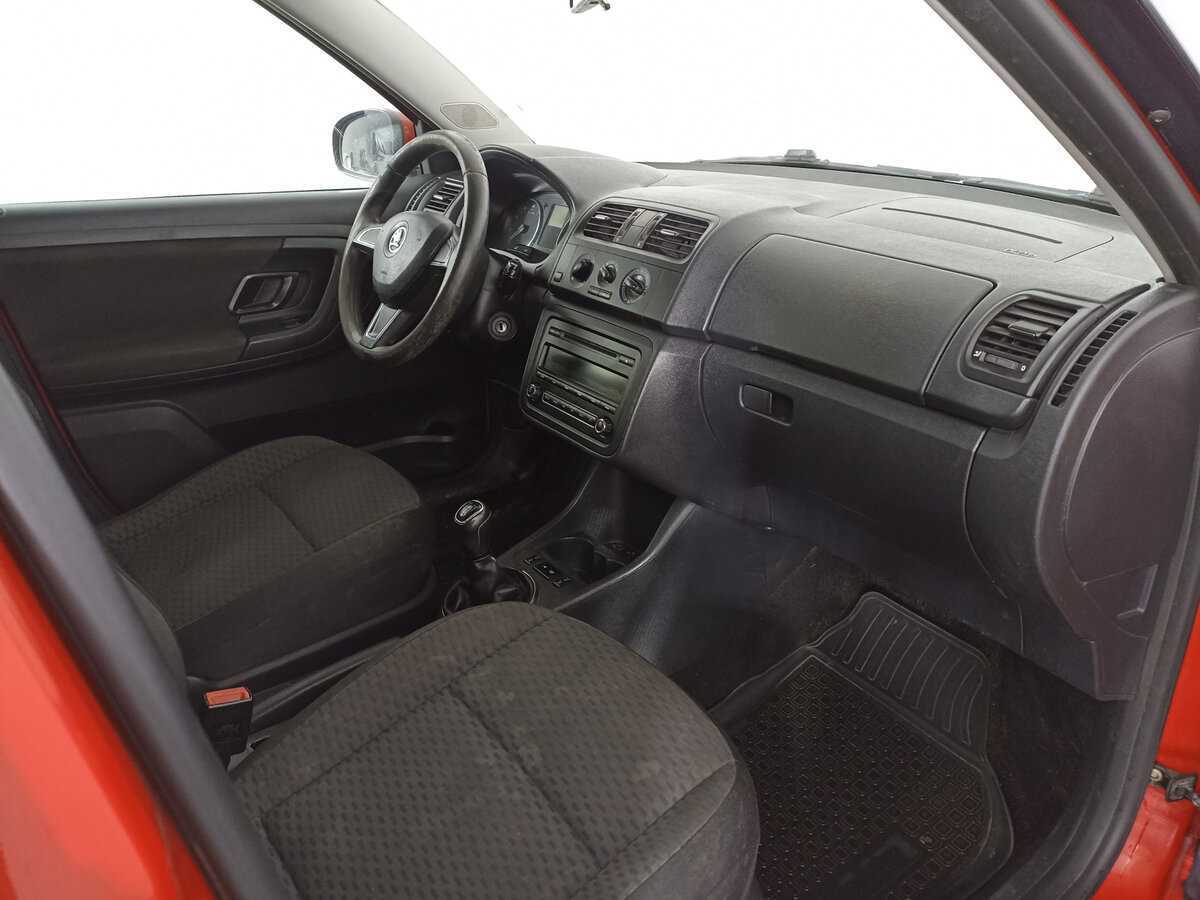 Б/У Шкода Фабия 2014 года. Фото: #10