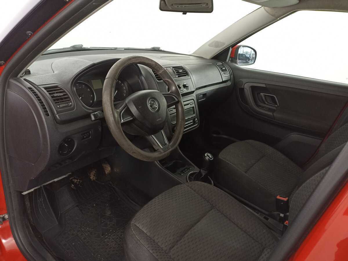 Б/У Шкода Фабия 2014 года. Фото: #15