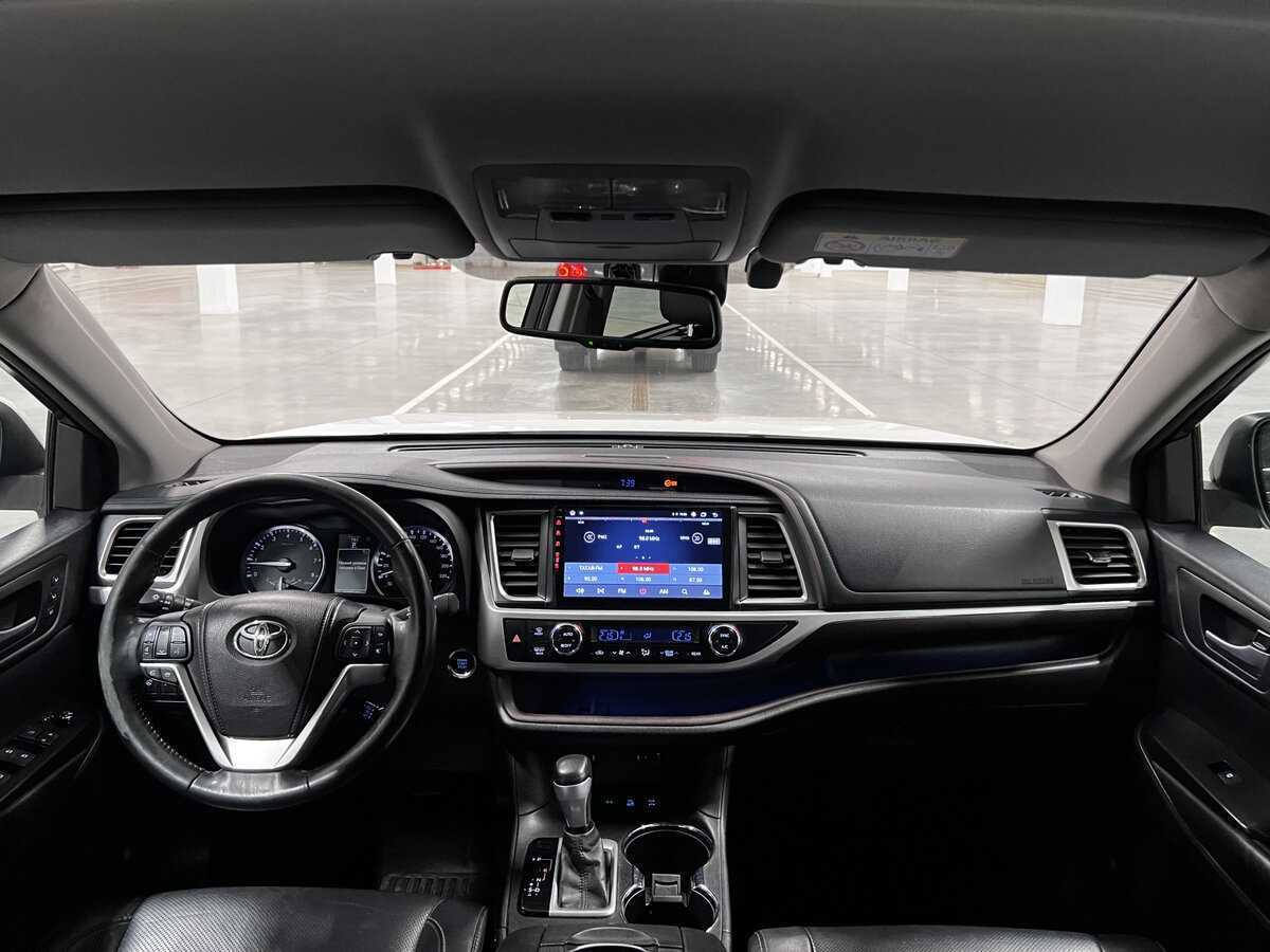 Б/У Тойота Хайлэндер 2014 года. Фото: #13