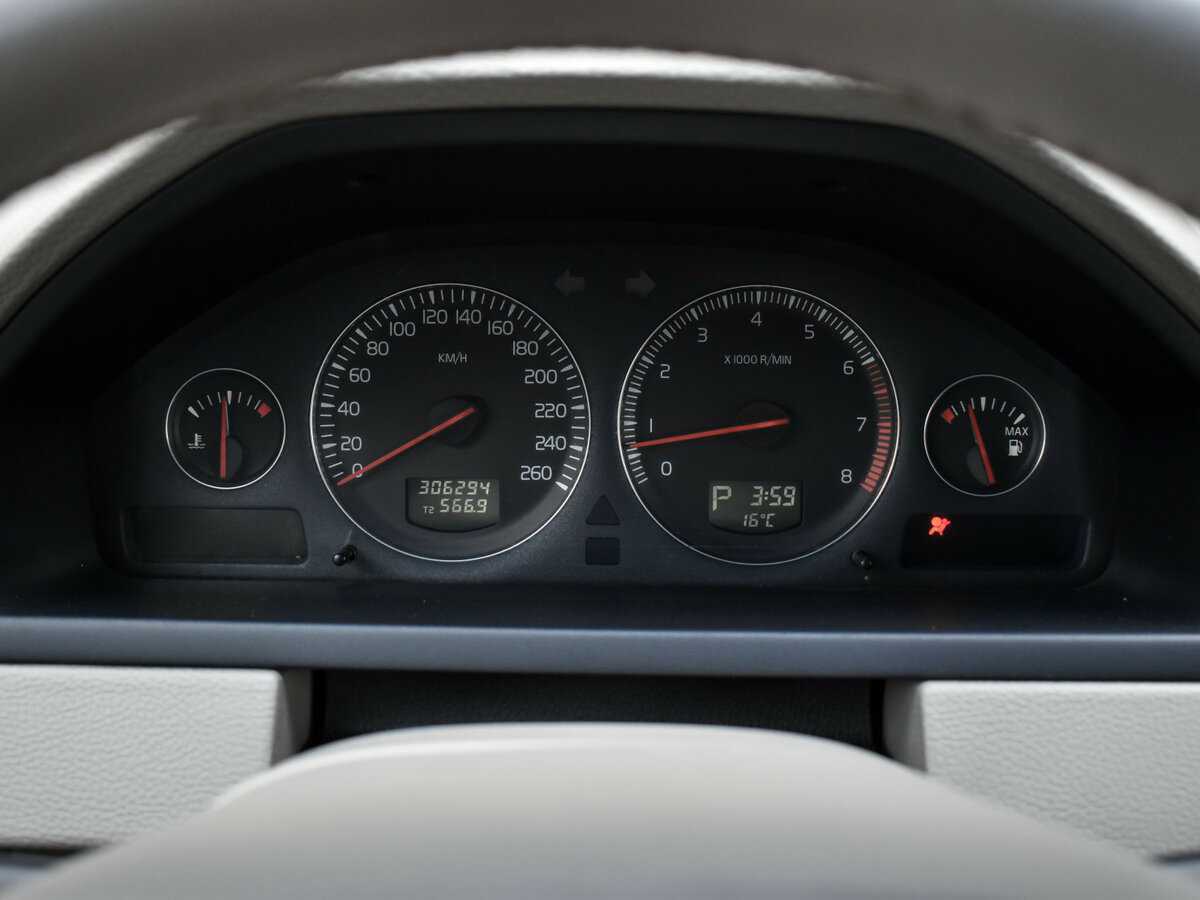 Б/У Вольво ИксЦ90 2004 года. Фото: #17