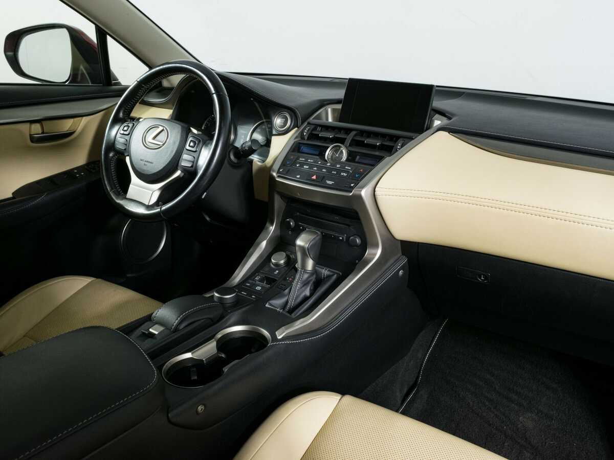 Б/У Лексус Н-Икс 2015 года. Фото: #7