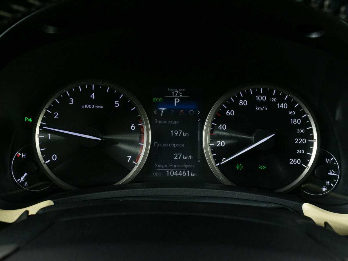 Б/У Лексус Н-Икс 2015 года. Фото: #10