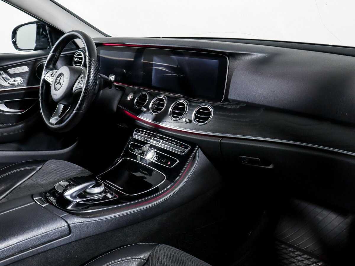 Б/У Мерседес-Бенц Е-Класс 2017 года. Фото: #8