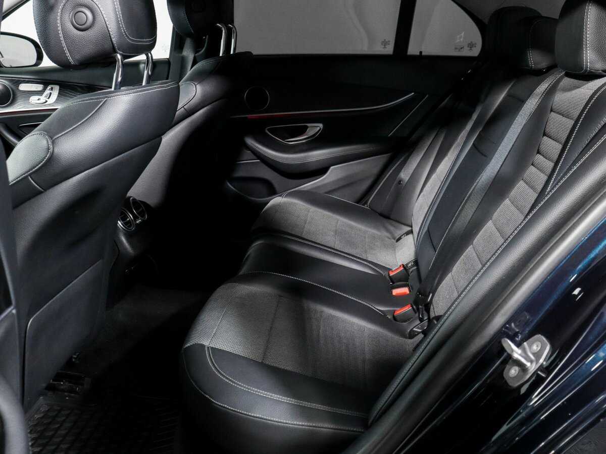 Б/У Мерседес-Бенц Е-Класс 2017 года. Фото: #9