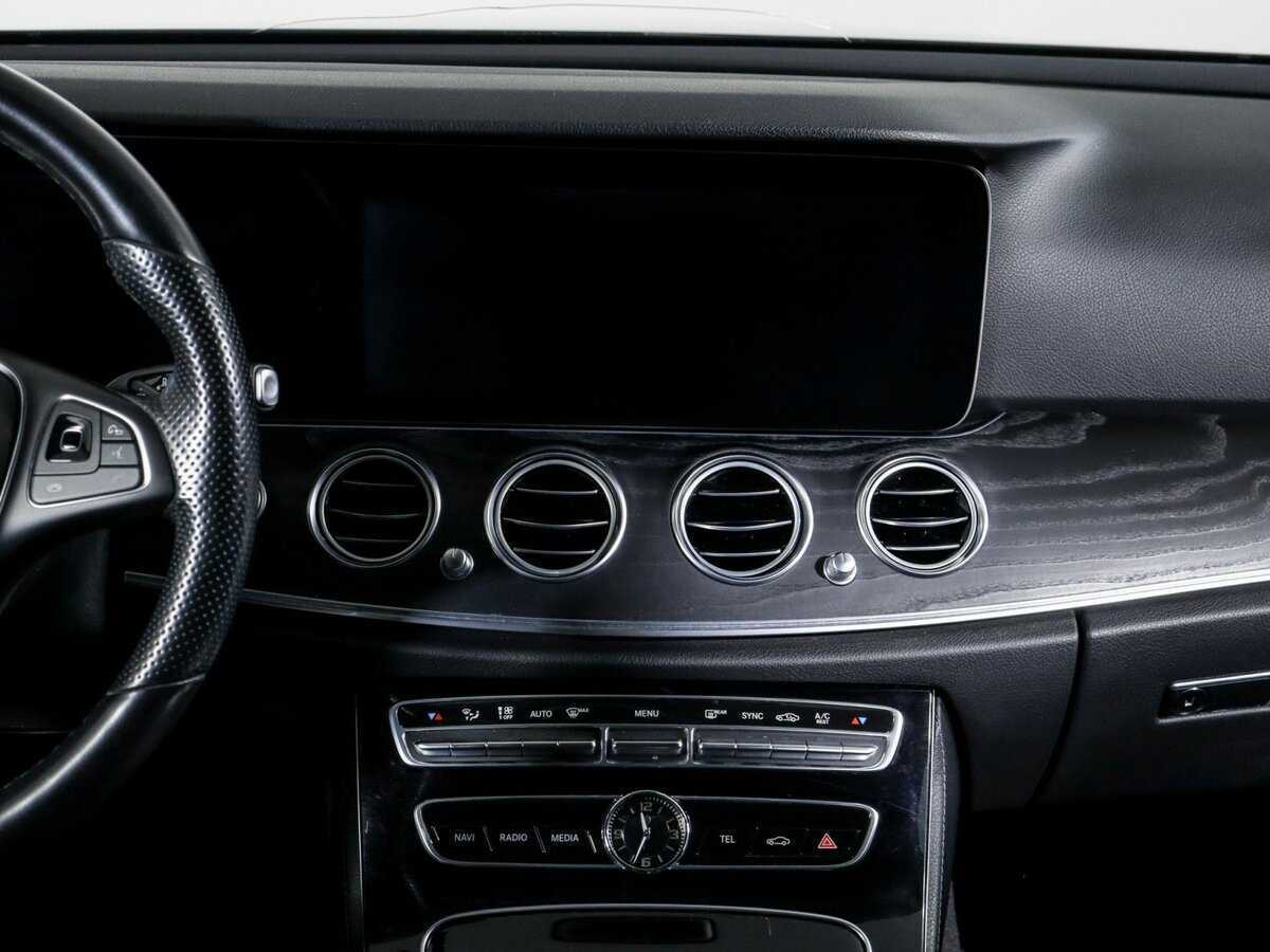 Б/У Мерседес-Бенц Е-Класс 2017 года. Фото: #12