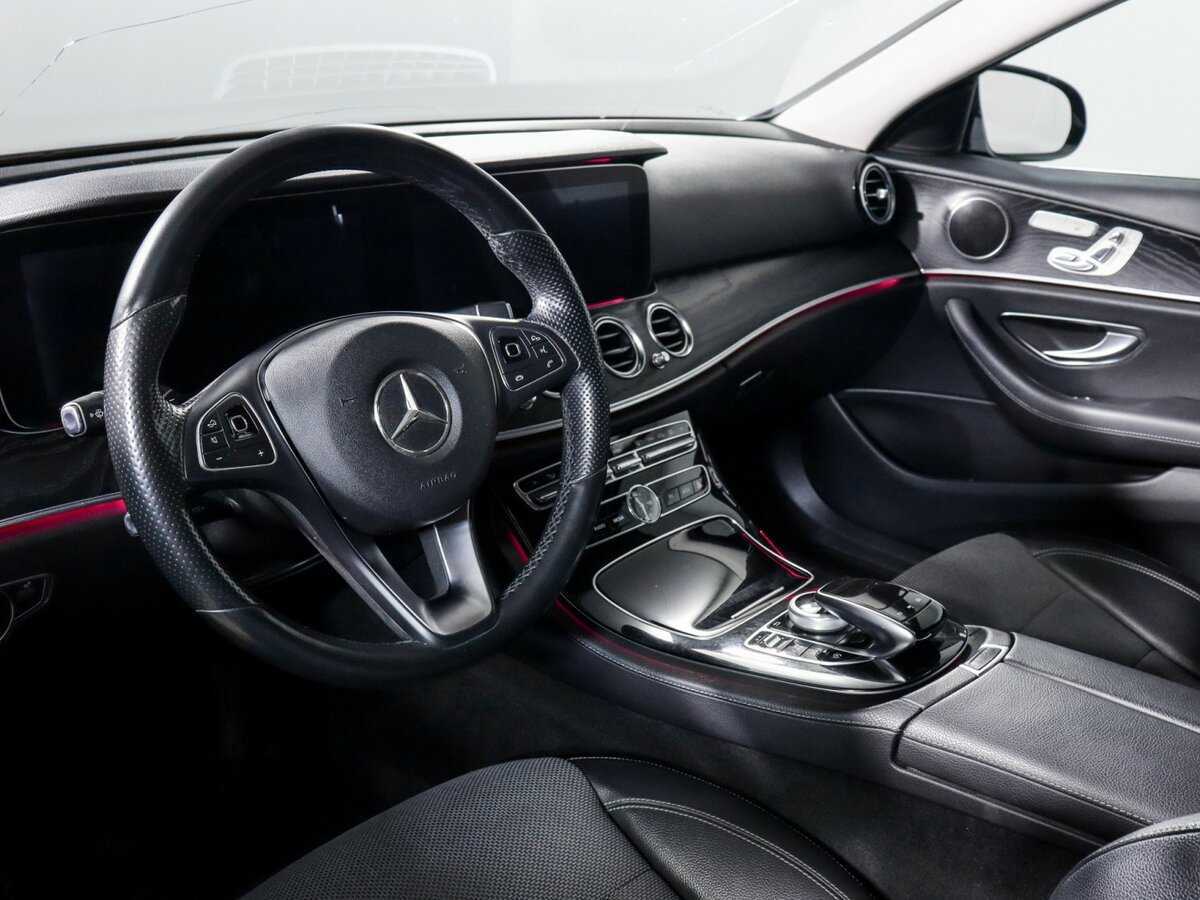 Б/У Мерседес-Бенц Е-Класс 2017 года. Фото: #13