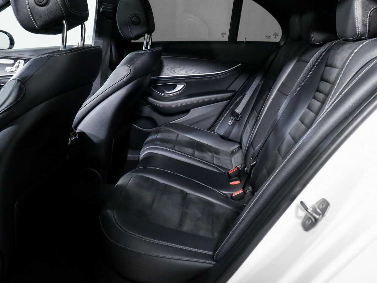 Б/У Мерседес-Бенц Е-Класс 2016 года. Фото: #6