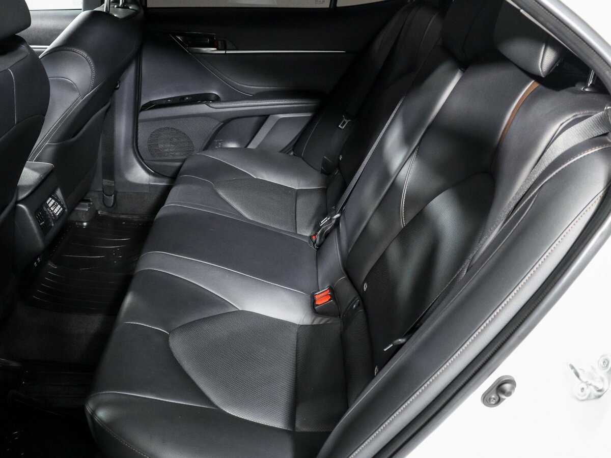 Б/У Тойота Камри 2019 года. Фото: #9