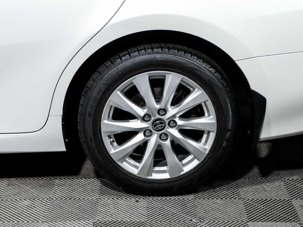 Б/У Тойота Камри 2019 года. Фото: #14