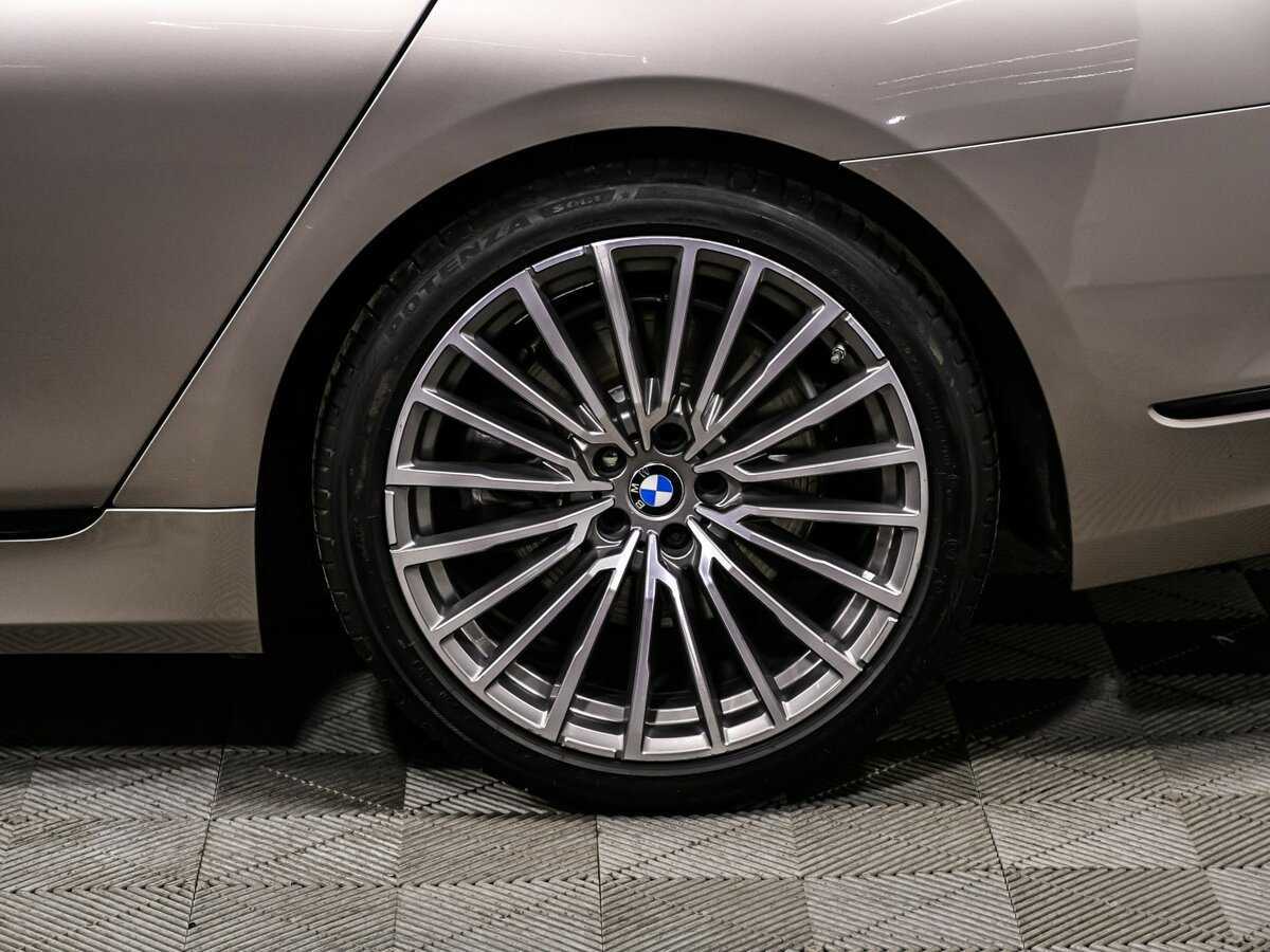 Б/У БМВ 7 серии 2019 года. Фото: #13