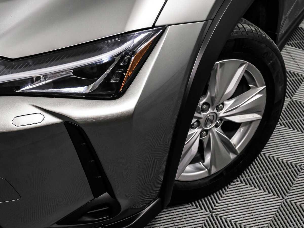 Б/У Лексус У-Икс 2021 года. Фото: #13