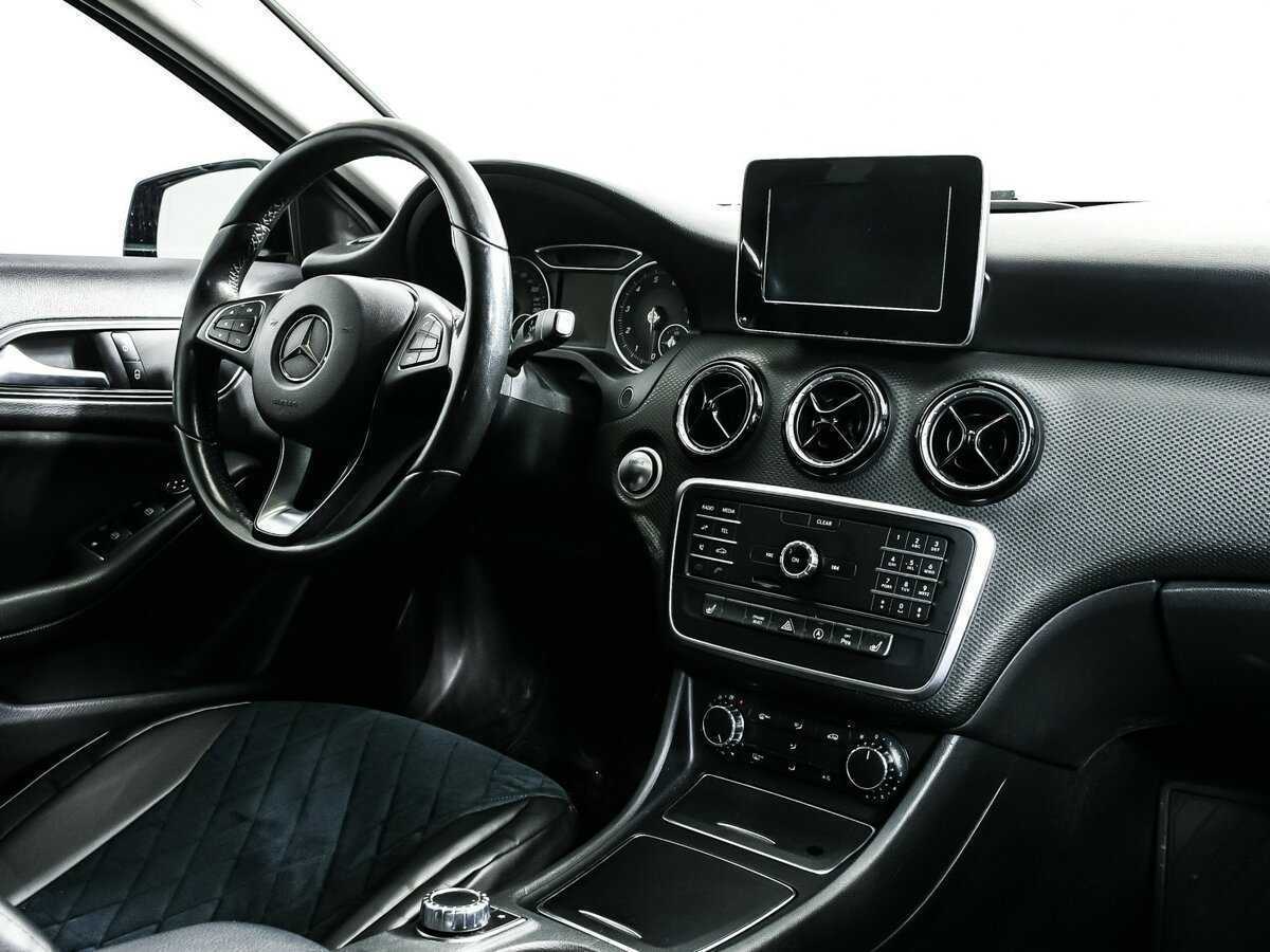 Б/У Мерседес-Бенц А-Класс 2017 года. Фото: #8