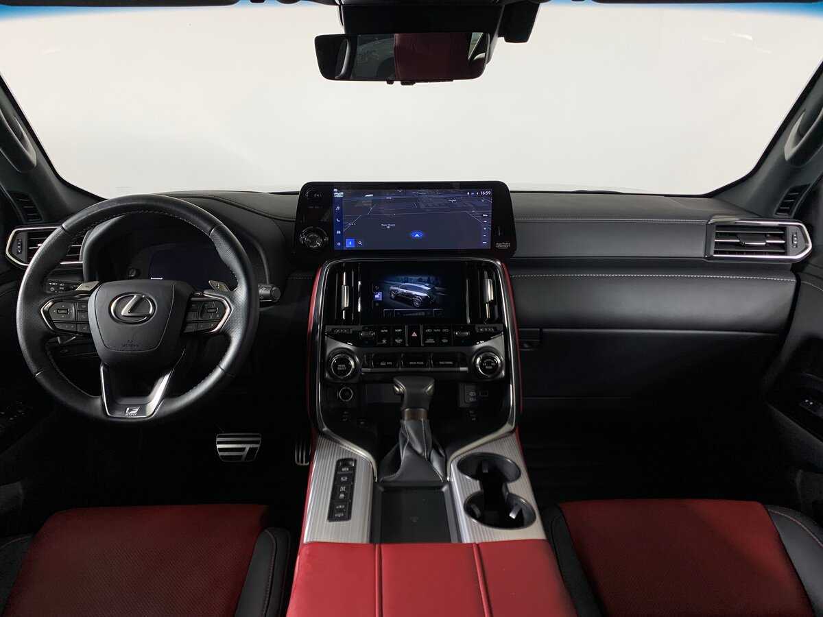 Б/У Лексус Л-Икс 2024 года. Фото: #12