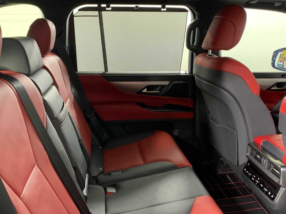 Б/У Лексус Л-Икс 2024 года. Фото: #18