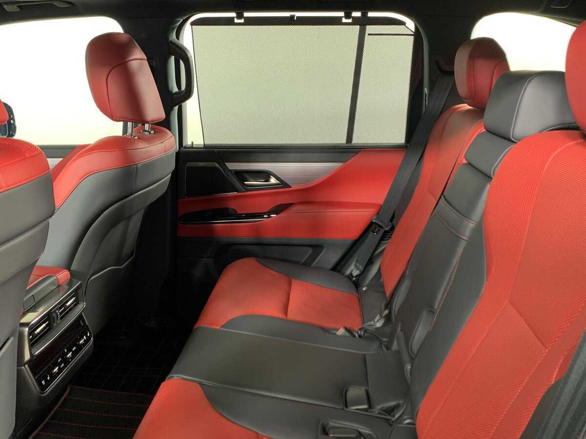 Б/У Лексус Л-Икс 2024 года. Фото: #20