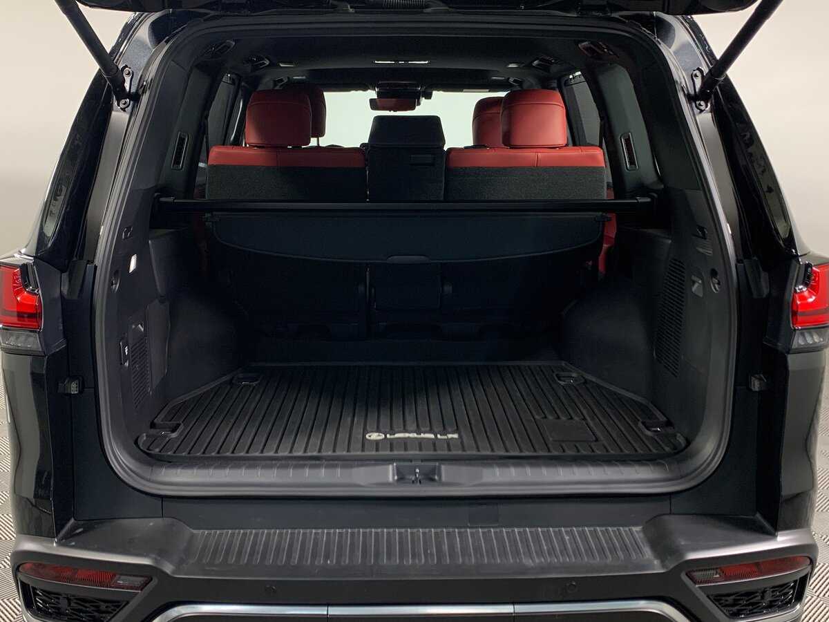 Б/У Лексус Л-Икс 2024 года. Фото: #21