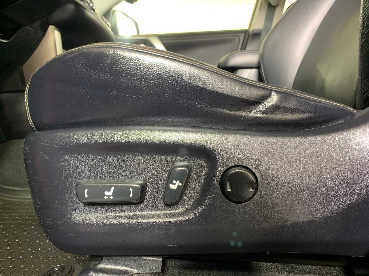 Б/У Тойота Рав4 2013 года. Фото: #16