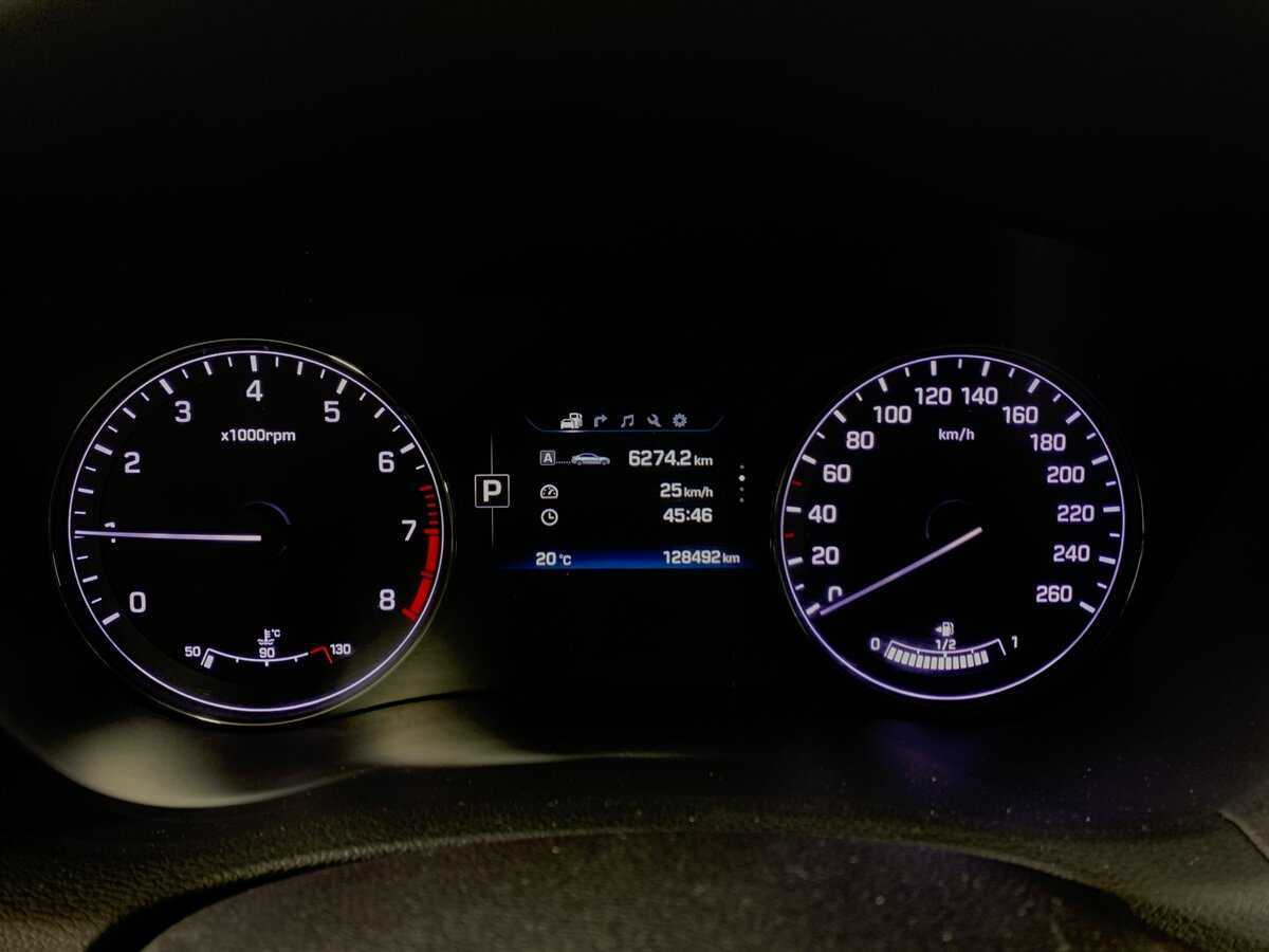 Б/У Хендай Генезис 2016 года. Фото: #14